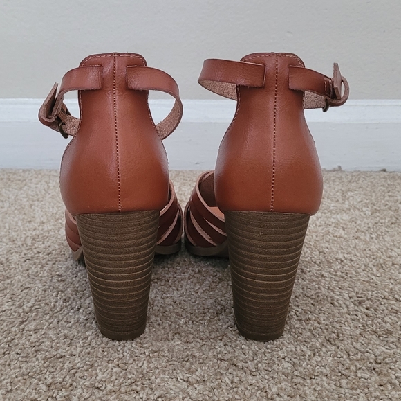 Universal Thread heeled wowen sandals - Picture 5 of 8